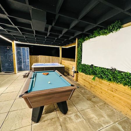 Nether Newton - Sleeps 12, Hottub, Sauna, Private Garden Newmilns Exterior photo