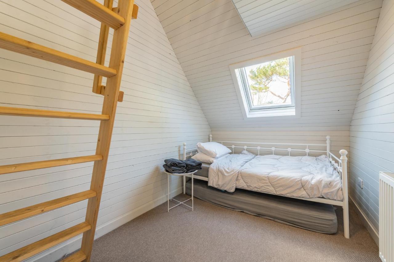Nether Newton - Sleeps 12, Hottub, Sauna, Private Garden Newmilns Exterior photo