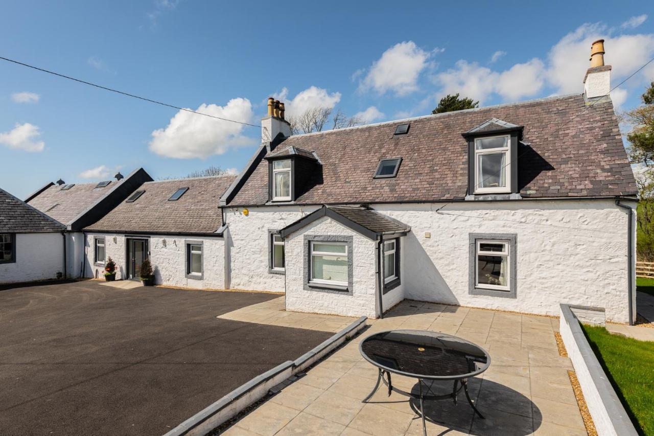 Nether Newton - Sleeps 12, Hottub, Sauna, Private Garden Newmilns Exterior photo