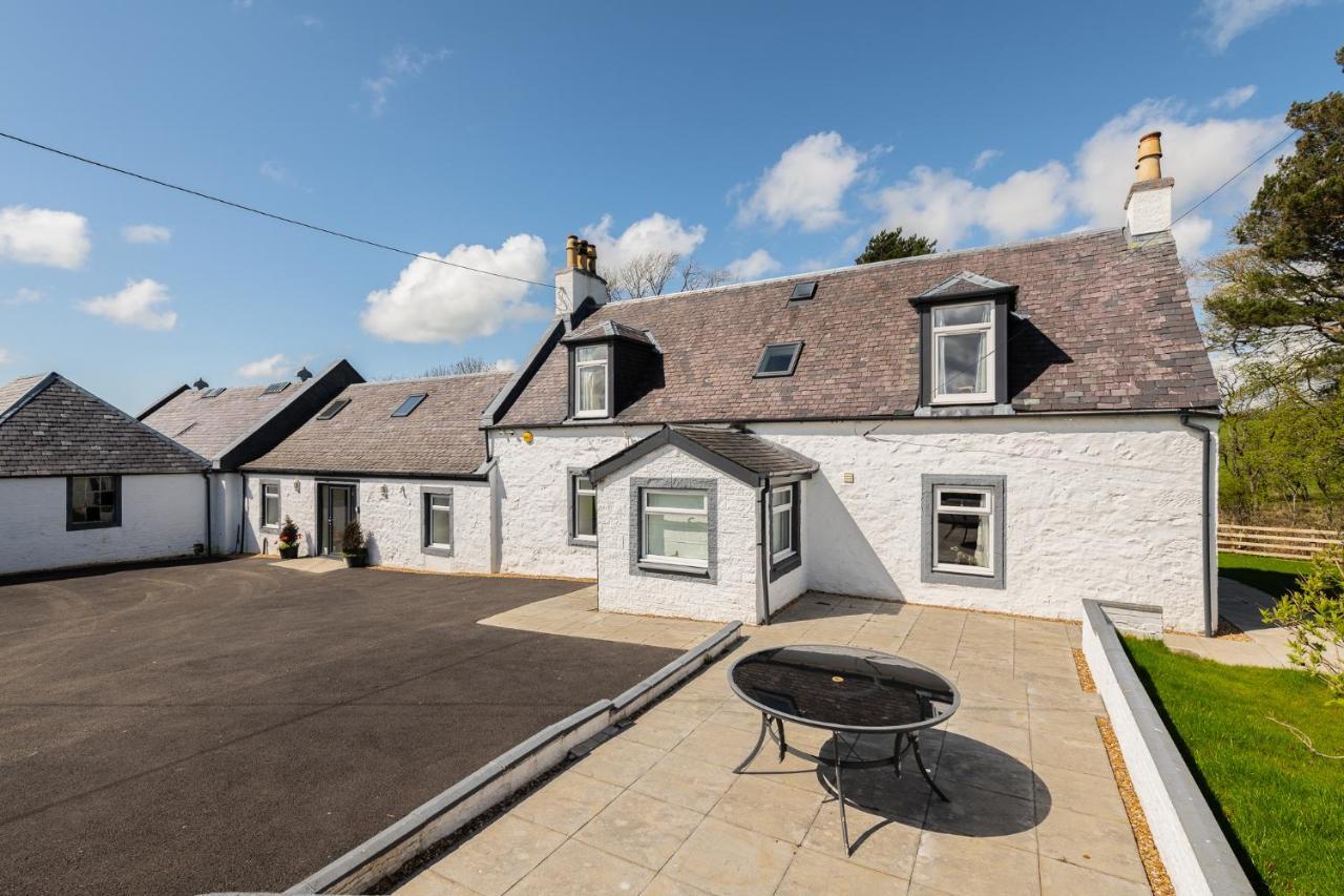 Nether Newton - Sleeps 12, Hottub, Sauna, Private Garden Newmilns Exterior photo